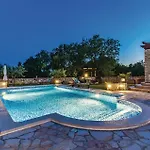 Holiday Home Pula Valtura II *