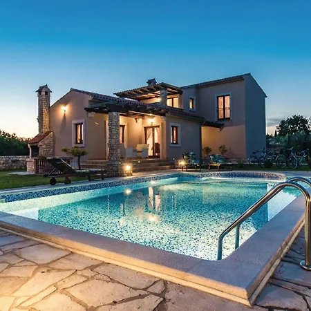 Nice Home In Pula With Kitchen Valtura