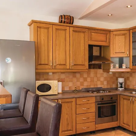 Ferienhaus Nice Home In Pula With Kitchen *