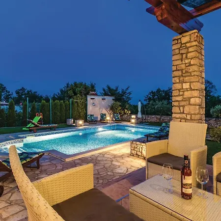 Pula Ii Casa de Férias