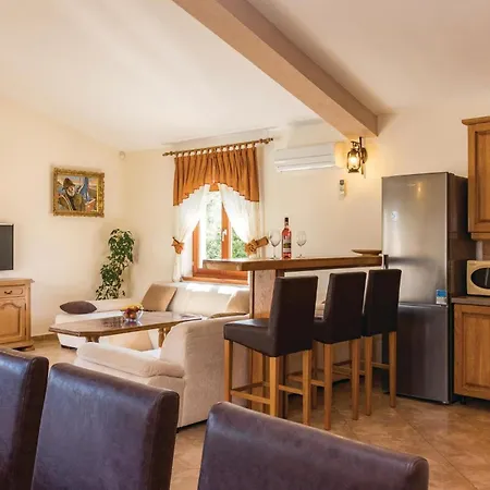 Nice Home In Pula With Kitchen